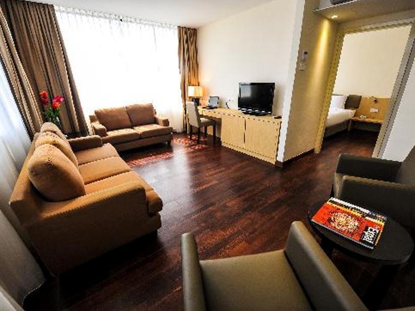 Rocana Hotel Κουαντάν Εξωτερικό φωτογραφία